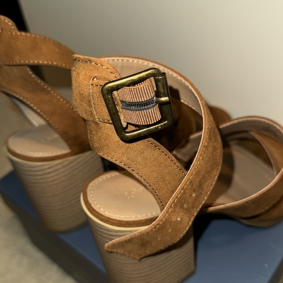 Target Universal Thread Shoes - Picture 6 of 9